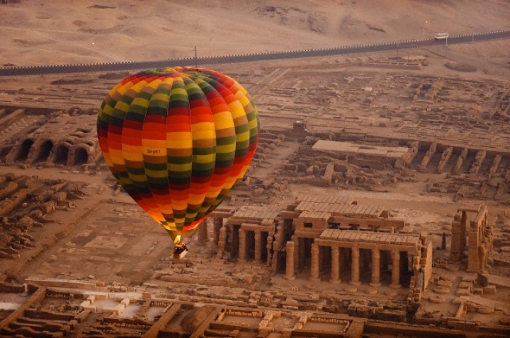 Overday Trip from Hurghada to Luxor with Hot Air Balloon Ride and Return