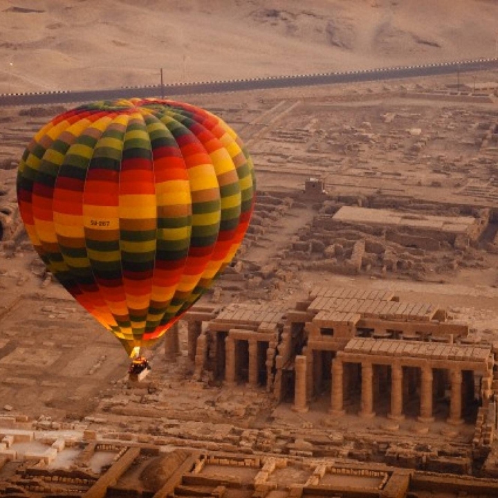 Overday Trip from Hurghada to Luxor with Hot Air Balloon Ride and Return